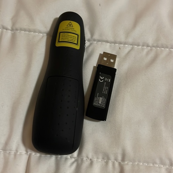 Logitech USB laser/pointer/mouse - Picture 2 of 2